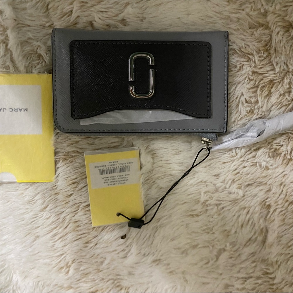 NWT Marc Jacobs Utility Snapshot Slim Bifold Wallet Wolf Grey - Picture 4 of 8